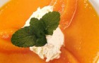 Суп из персика с кремом маскарпоне