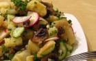 Салат из грибов, картофеля и лука