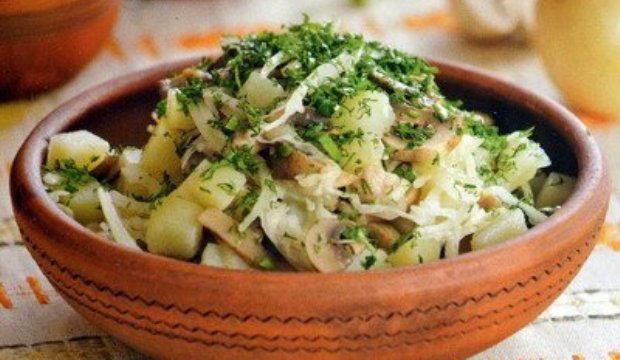 Салат из шампиньонов с белокочанной капустой