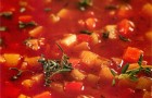 Суп-гуляш из говядины и овощей со сметаной