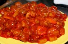 Соус из вешенок со сладким перцем и томатным соком на мясном бульоне