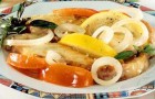 Осетр под овощным соусом в пароварке